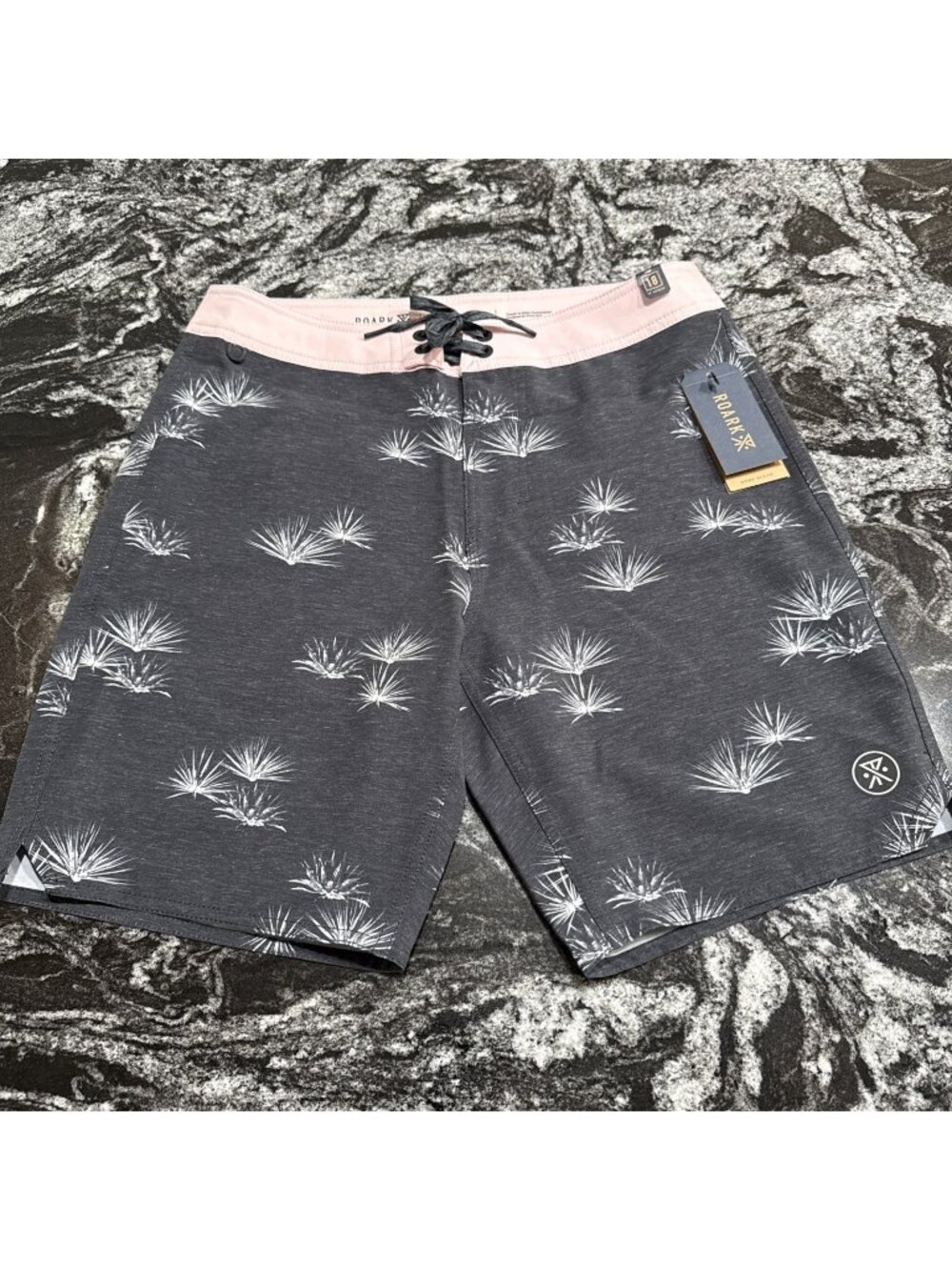 Roark Passage Agave 18” Boardshorts Black Mens Size 28 NWT RB387